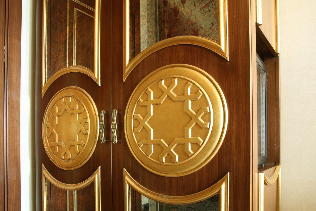 Daru Sultan Hotels Galata Istanbulská provincie Exteriér fotografie The Star of David on the door of a synagogue